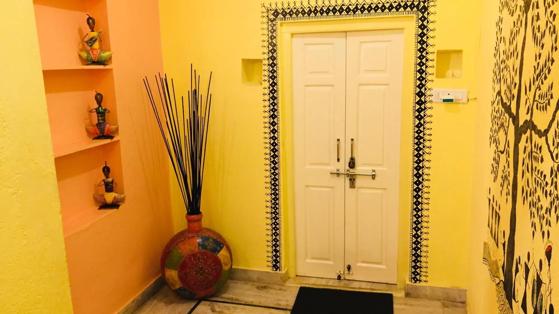 Oolala - Your Lake House In The Center Of Udaipur Accommodatie bij particulieren