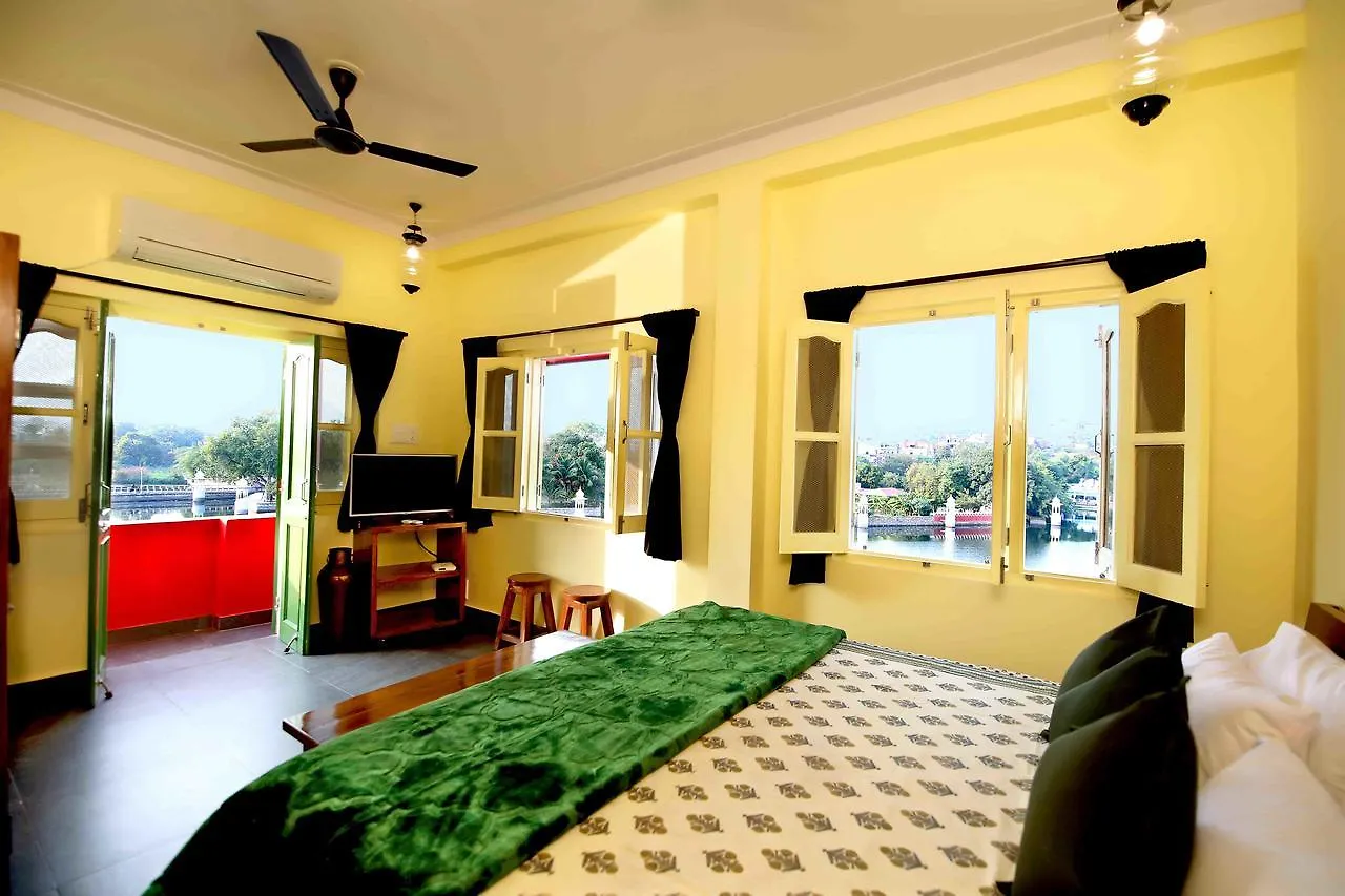 Oolala - Your Lake House In The Center Of Udaipur Accommodatie bij particulieren